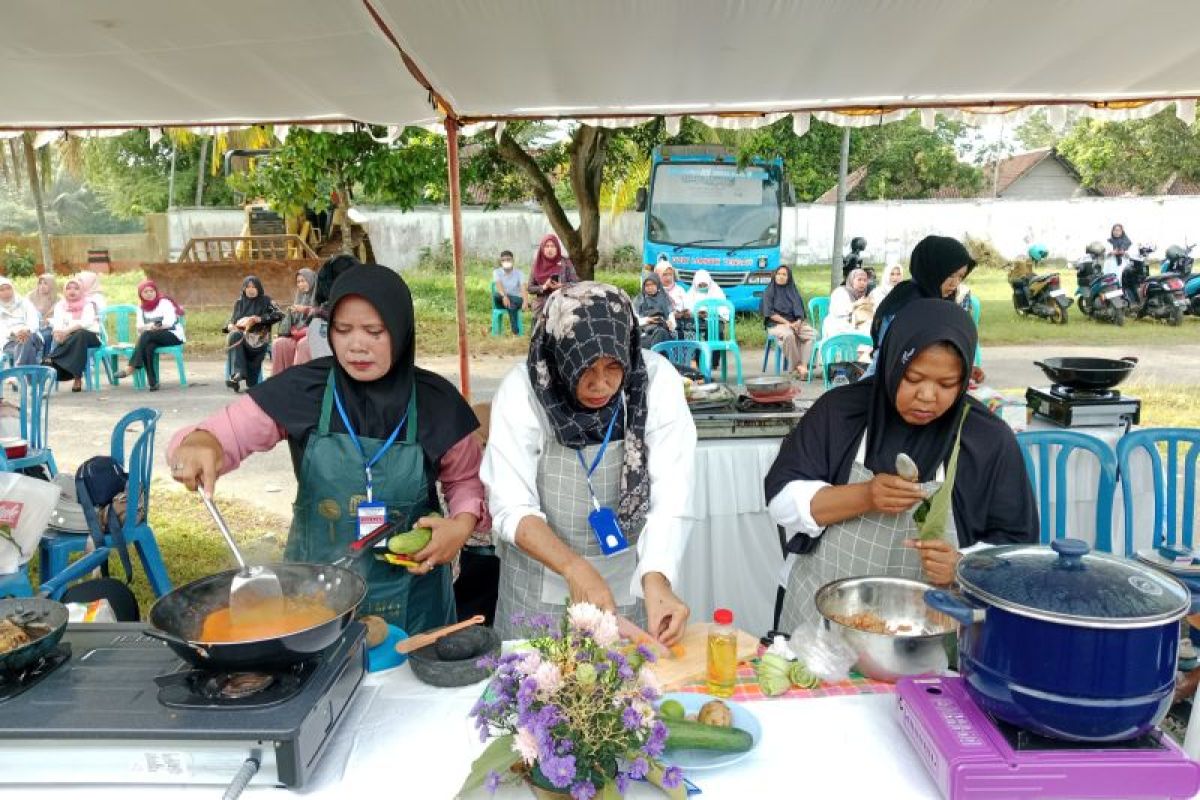 Lomba masak ikan untuk meningkatkan gizi warga digelar di Lombok Tengah