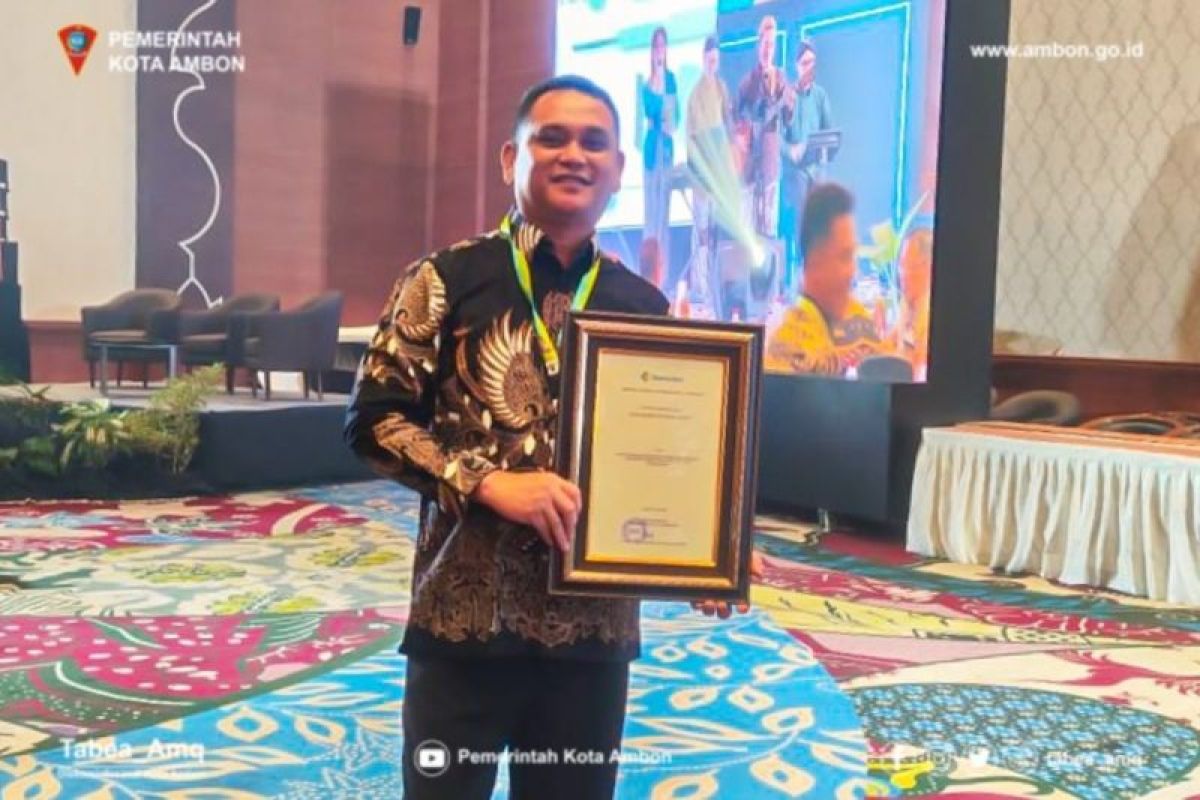Dinkes Kota Ambon raih penghargaan pengelola vaksin terbaik regional timur dari Kemenkes