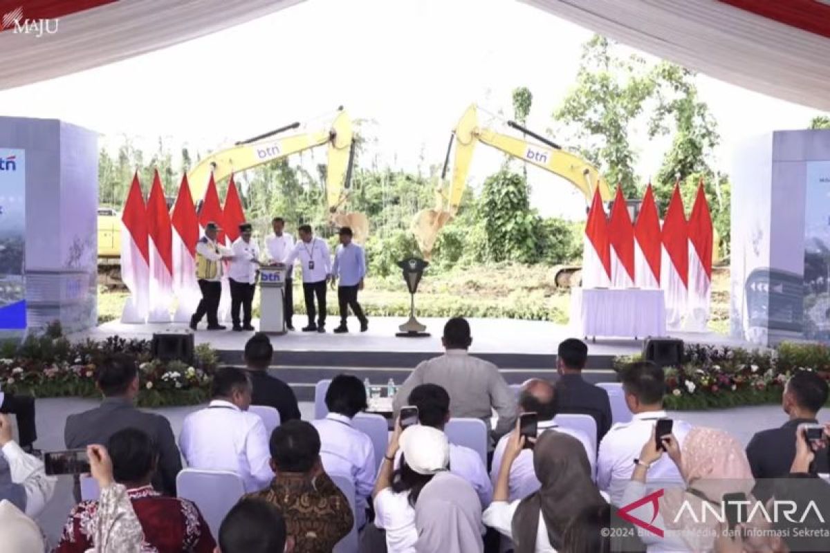 Presiden Jokowi hadiri peletakan batu pertama gedung BTN di IKN