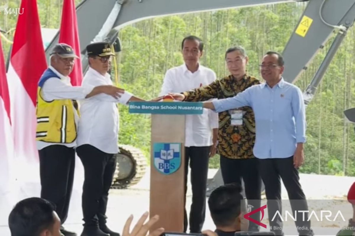 Presiden Jokowi resmikan peletakan batu pertama sekolah Bina Bangsa IKN