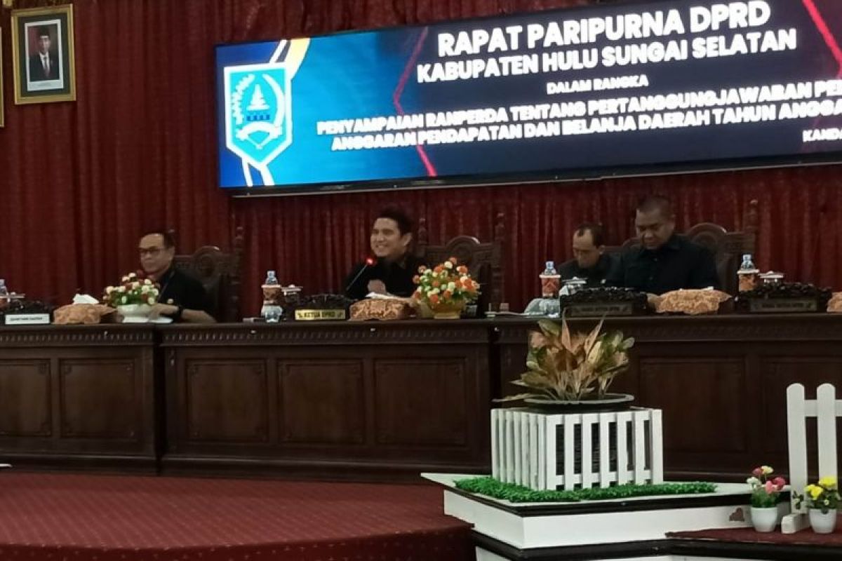 DPRD HSS paripurna penyampaian Raperda LKPj APBD 2023