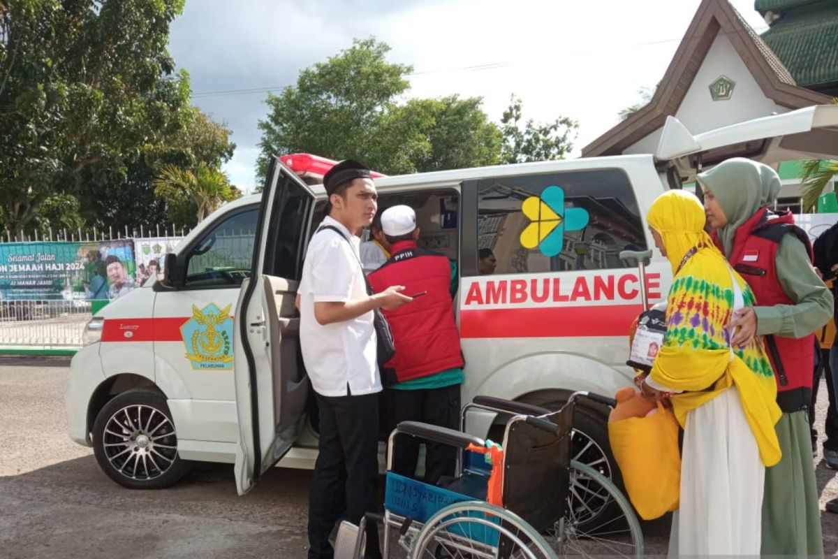 Balai Kekarantinaan siagakan ambulans di Asrama Haji Jambi