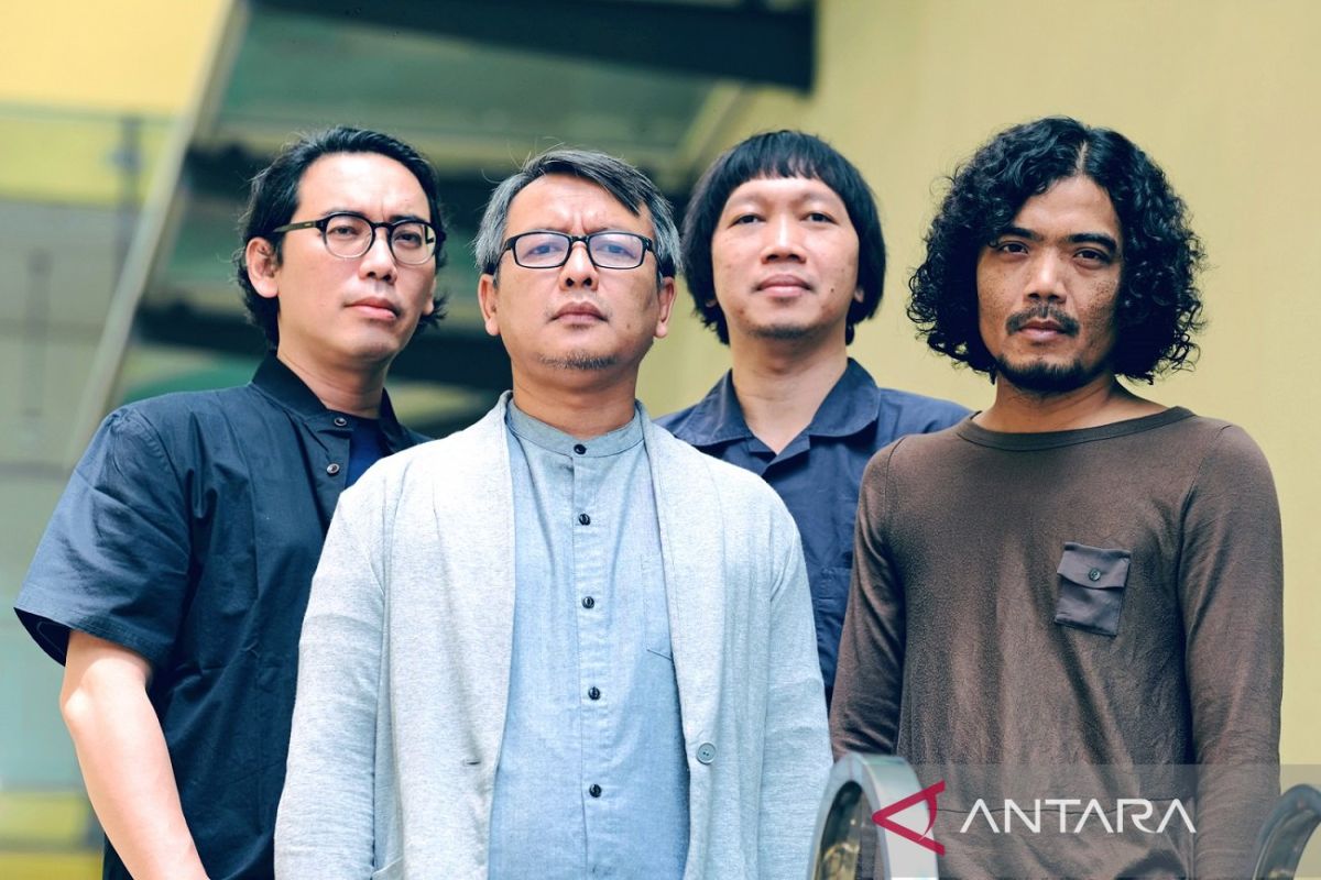 Lirik lagu "Cinta Melulu" oleh Efek Rumah Kaca