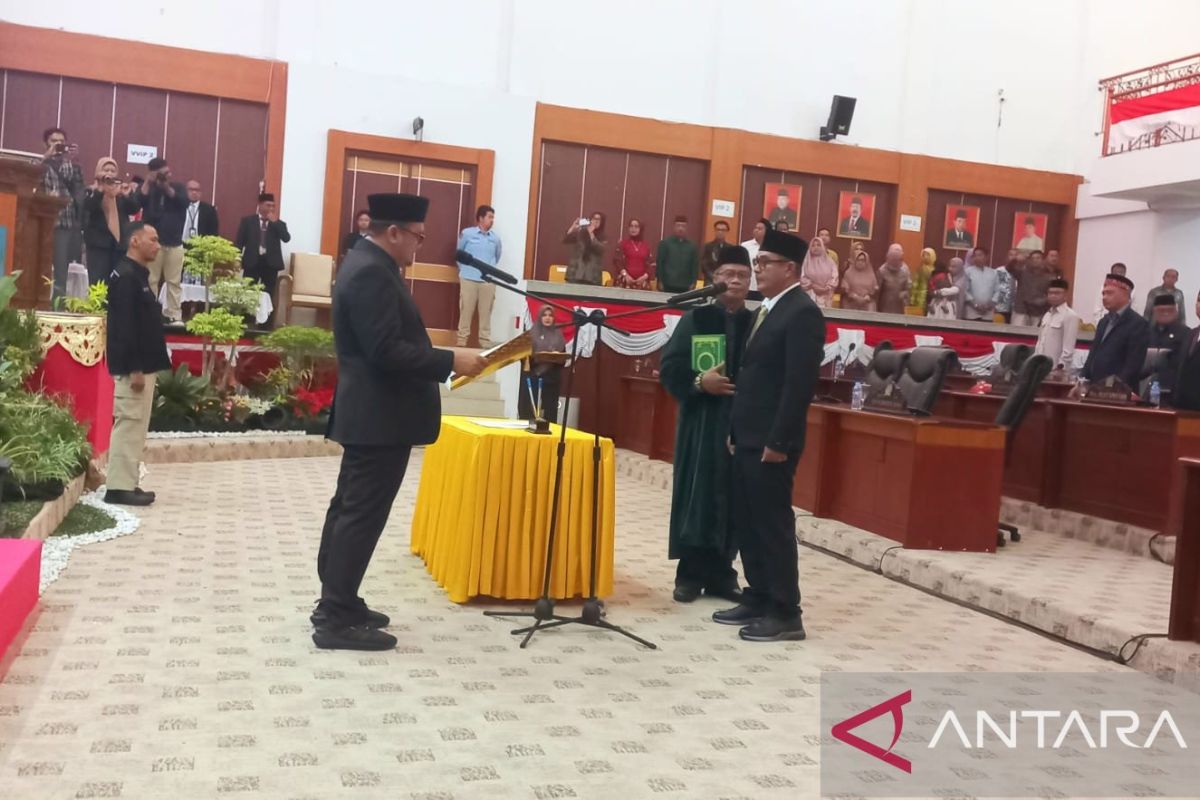DPRD Babel paripurna PAW sisa masa jabatan 2019-2024, lantik Darwis gantikan almarhum Jawarno