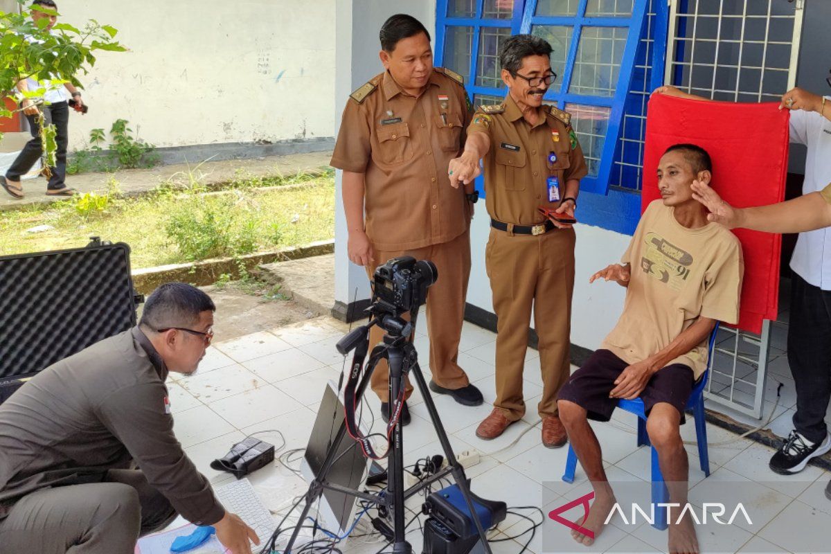 Pemkot Bengkulu rekam KTP-el jemput bola untuk lansia dan ODGJ