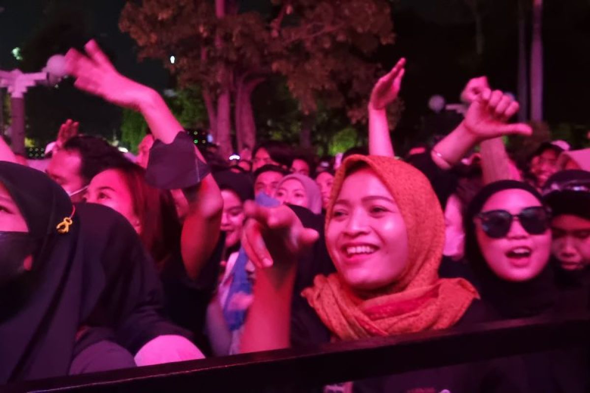Ribuan masyarakat kumpul di Taman Surya hadiri Puncak Hari Jadi Kota Surabaya ke-731 Tahun
