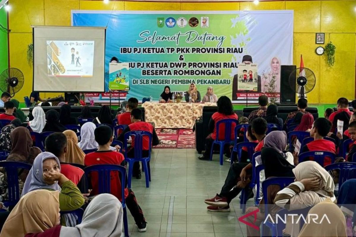 BRK Syariah sosialisasikan Tabungan Simpel kepada pelajar SLB Pembina Pekanbaru