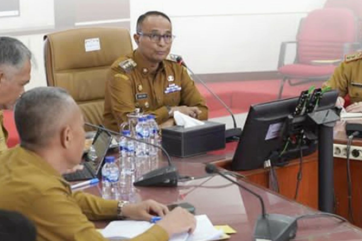 Pj Bupati Subang ingatkan agar kades bersikap netral pada momentum Pilkada