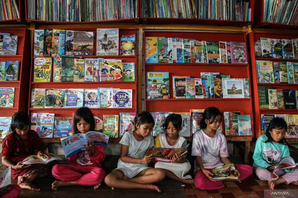 Baca bersama bantu kuatkan hubungan, tingkatkan perkembangan otak anak