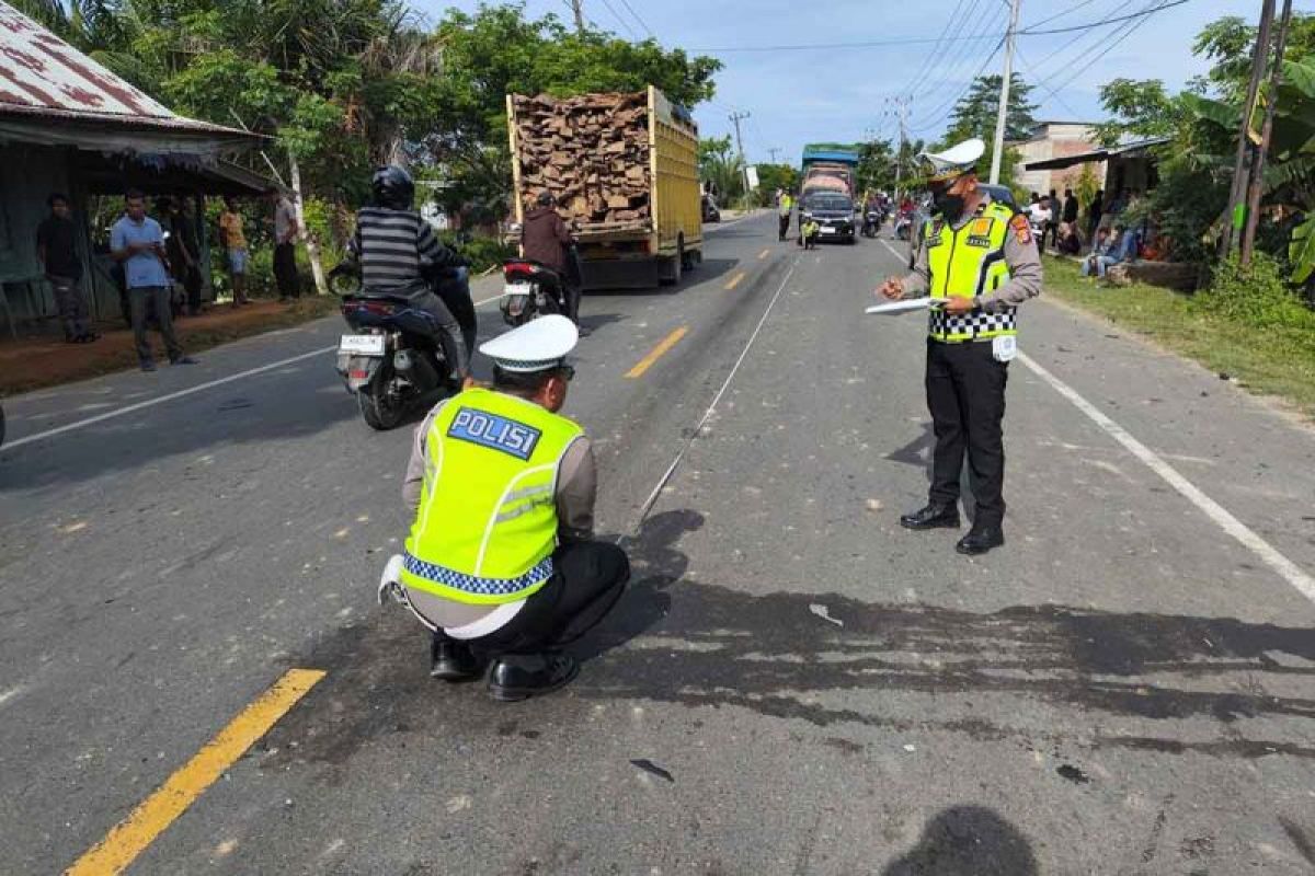 Dua mahasiswi tewas ditabrak mobil barang di Aceh Timur