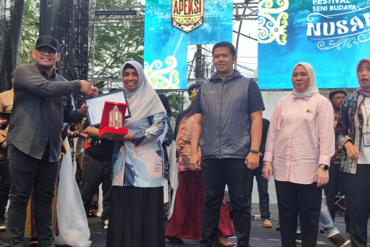 Kota Pontianak raih juara favorit stan pameran ICE APEKSI