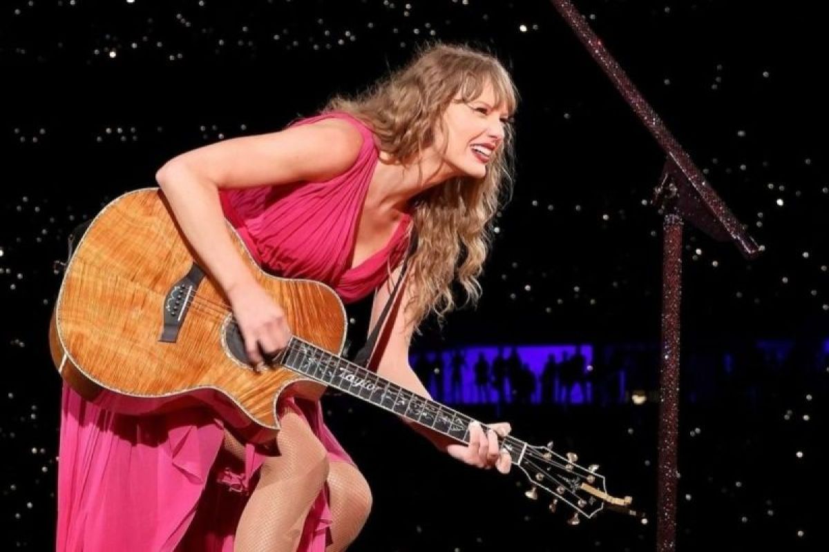 12 lagu hits dari Taylor  Swift berdasarkan Billboard 100