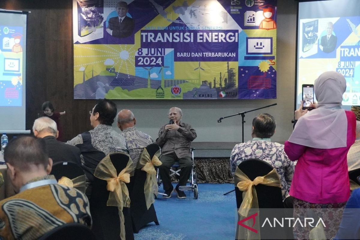 Emil Salim Institute luncurkan buku "Transisi Energi, Energi Baru Terbarukan"