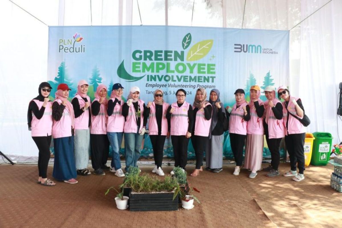 Srikandi PLN Banten dukung kelestarian lingkungan hidup dengan bersih sampah