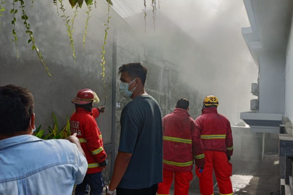 Polda Bali selidiki penyebab kebakaran gudang LPG di Denpasar