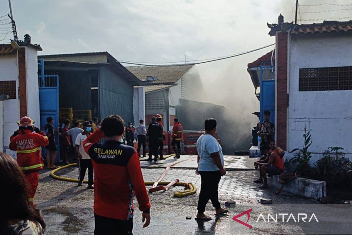 Kebakaran gudang LPG di Bali, korban meninggal jadi 11 orang