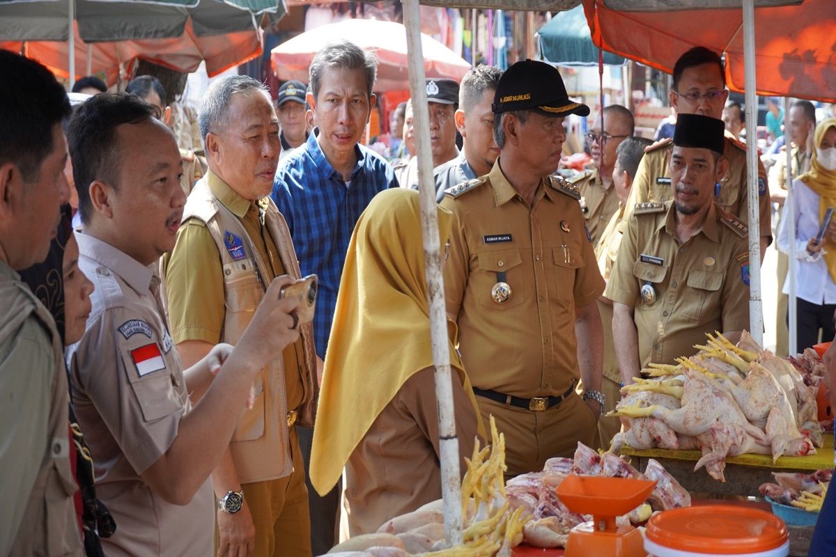 Pj Bupati OKI pastikan stok bahan pokok aman jelang Idul Adha