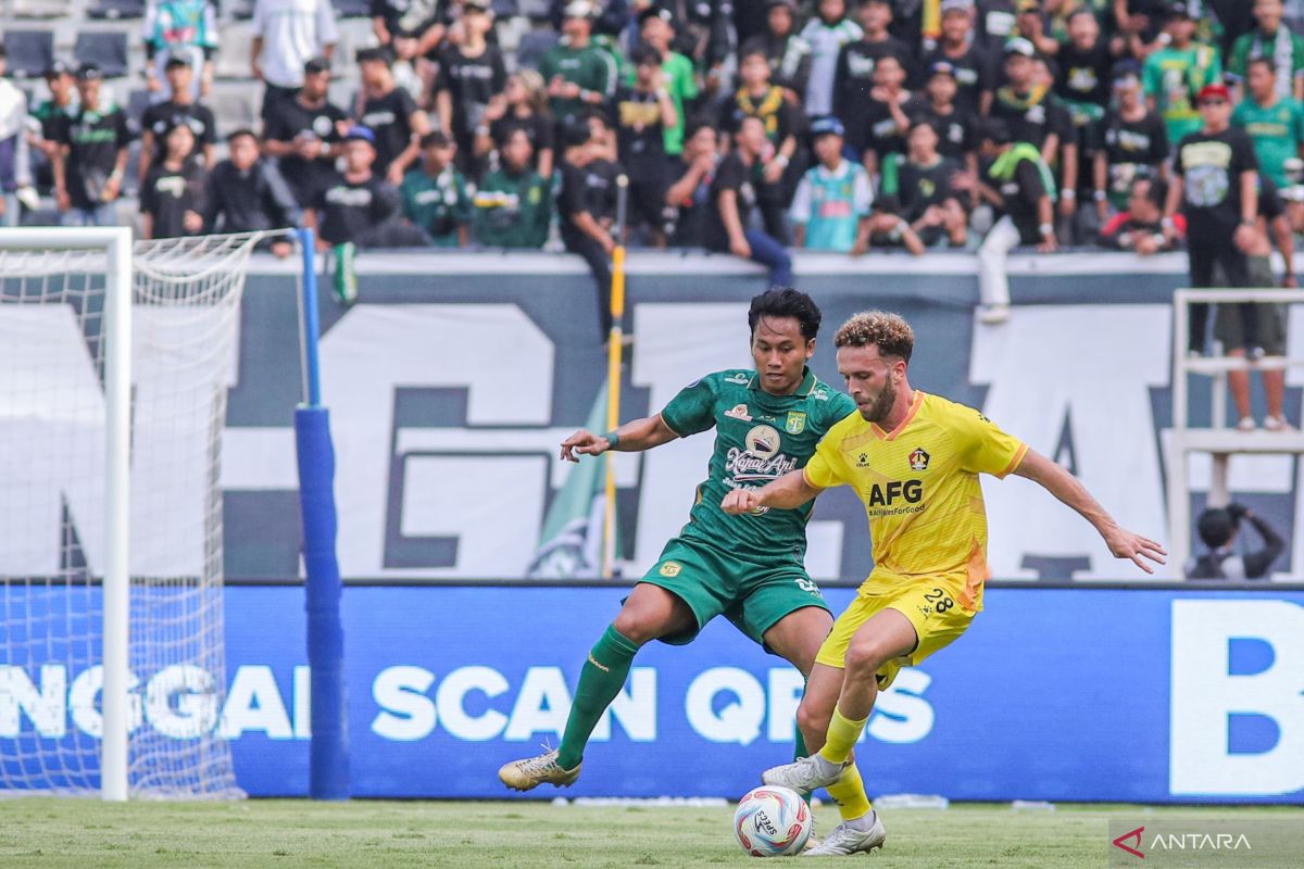 Liga 1, Persebaya Surabaya perpanjang kontrak tiga pemain belakang