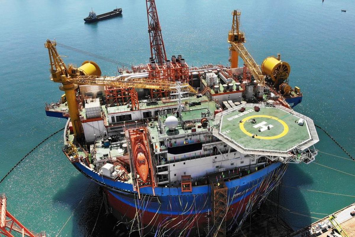 FPSO silinder yang dikembangkan China berhasil dipasang di laut