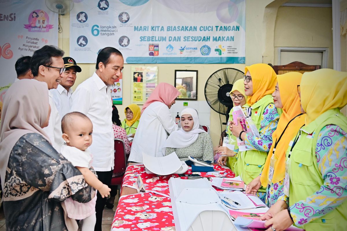 Presiden Jokowi tinjau Gerakan Intervensi Serentak Cegah Stunting di Kota Bogor