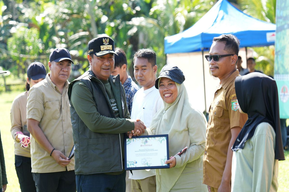 Gubernur ajak masyarakat pertahankan kebersihan lingkungan Mamuju