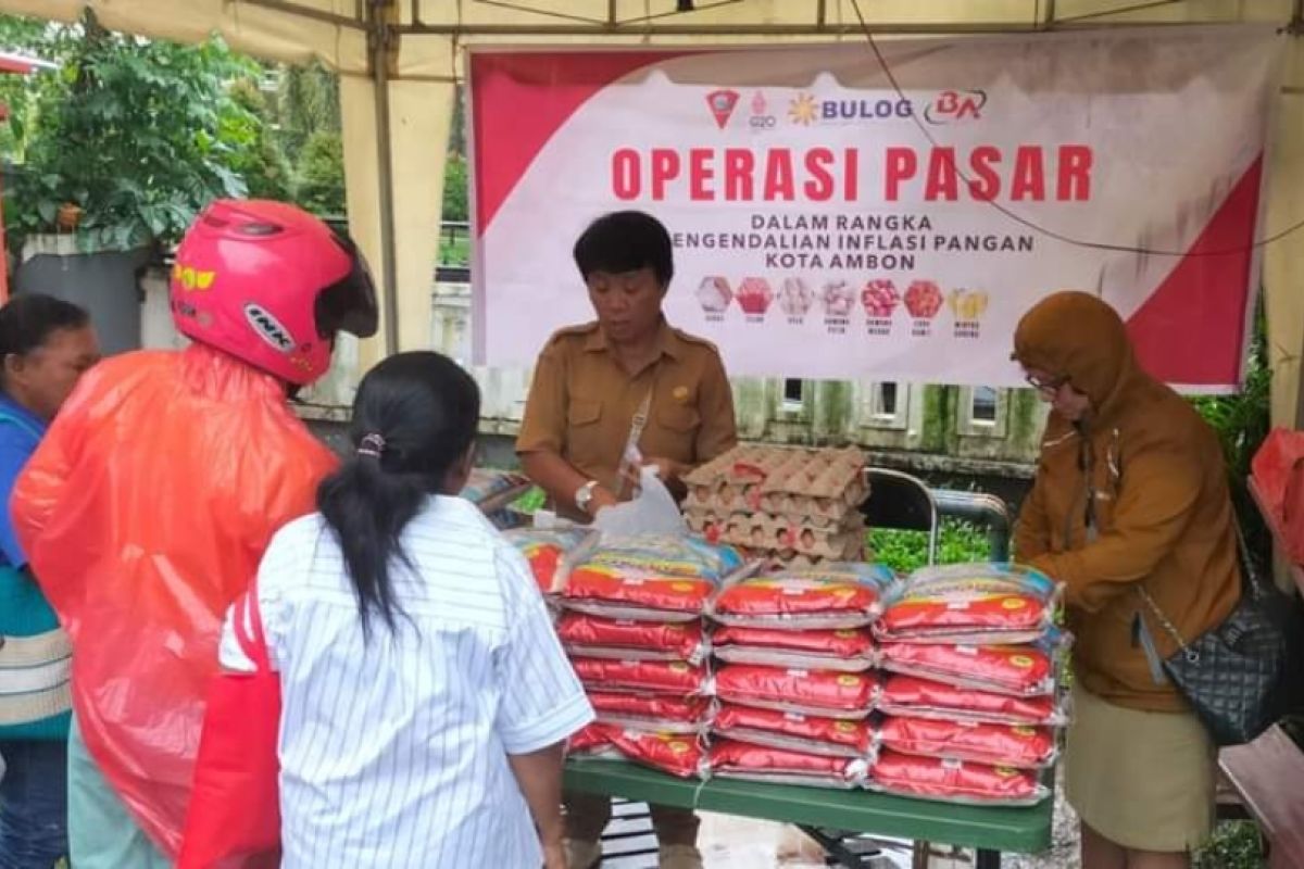 Pemkot Ambon gencarkan operasi pasar tekan inflasi daerah