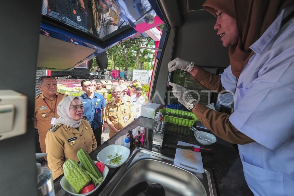 Peluncuran mobil laboratorium mobile di Jambi