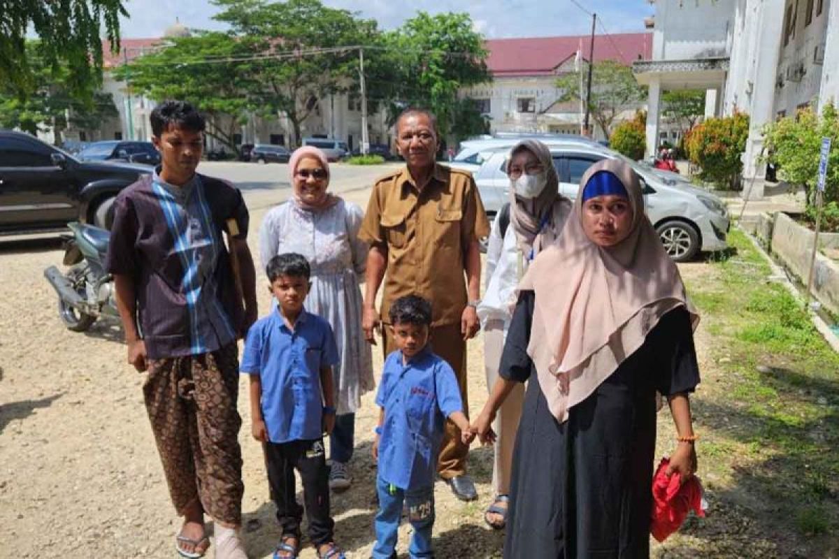 Empat imigran Rohingya di Aceh Timur dipindahkan ke Makassar