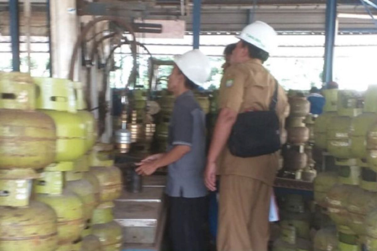 Disperindagkop UKM Tangerang sidak kandungan gas elpiji 3 kg di SPPBE