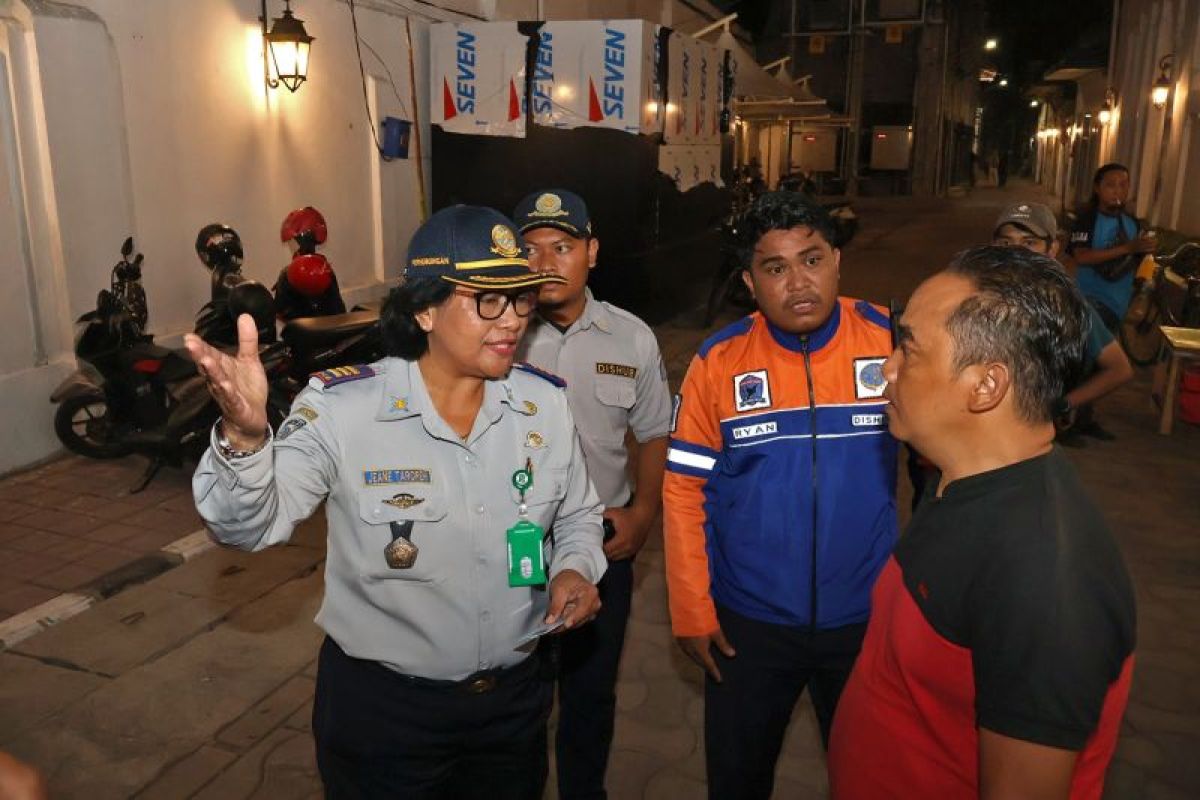 Dishub Surabaya tertibkan parkir liar di Kota Lama Zona Eropa