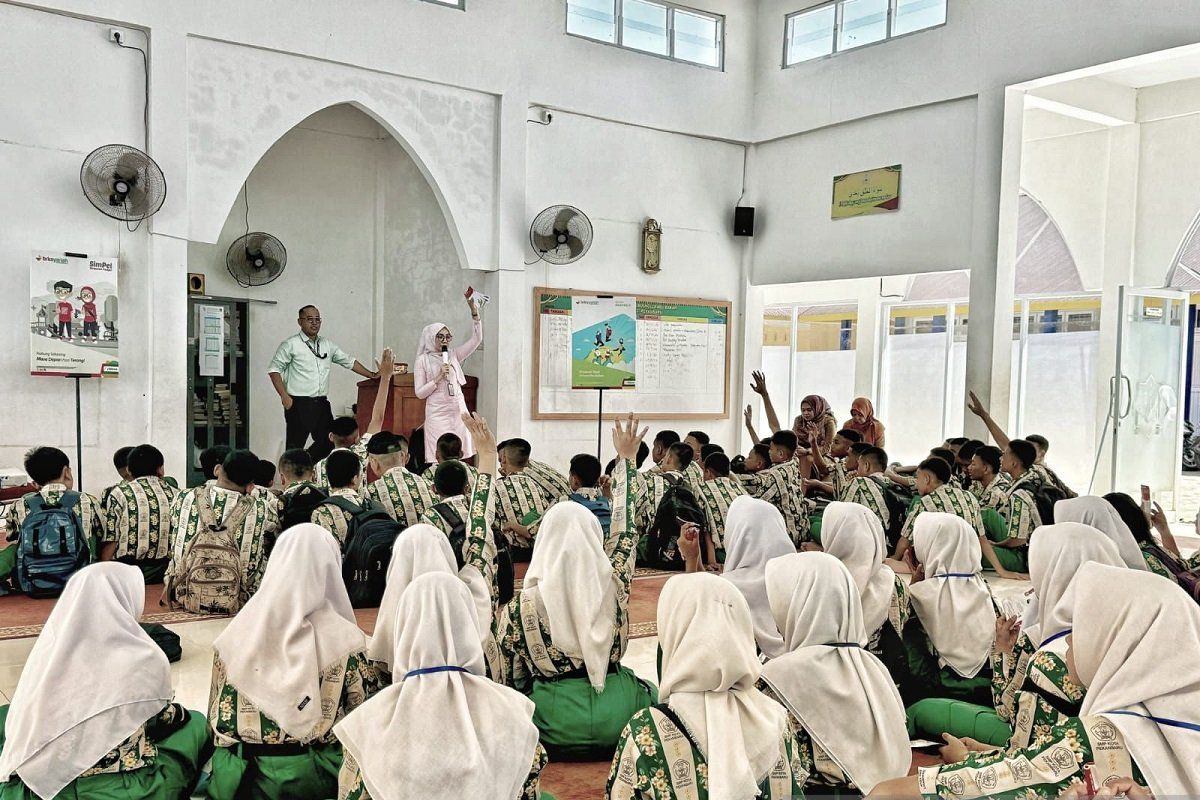 Bangun generasi muda menabung, BRK Syariah Arifin Ahmad sosialisasikan Program KEJAR ke pelajar