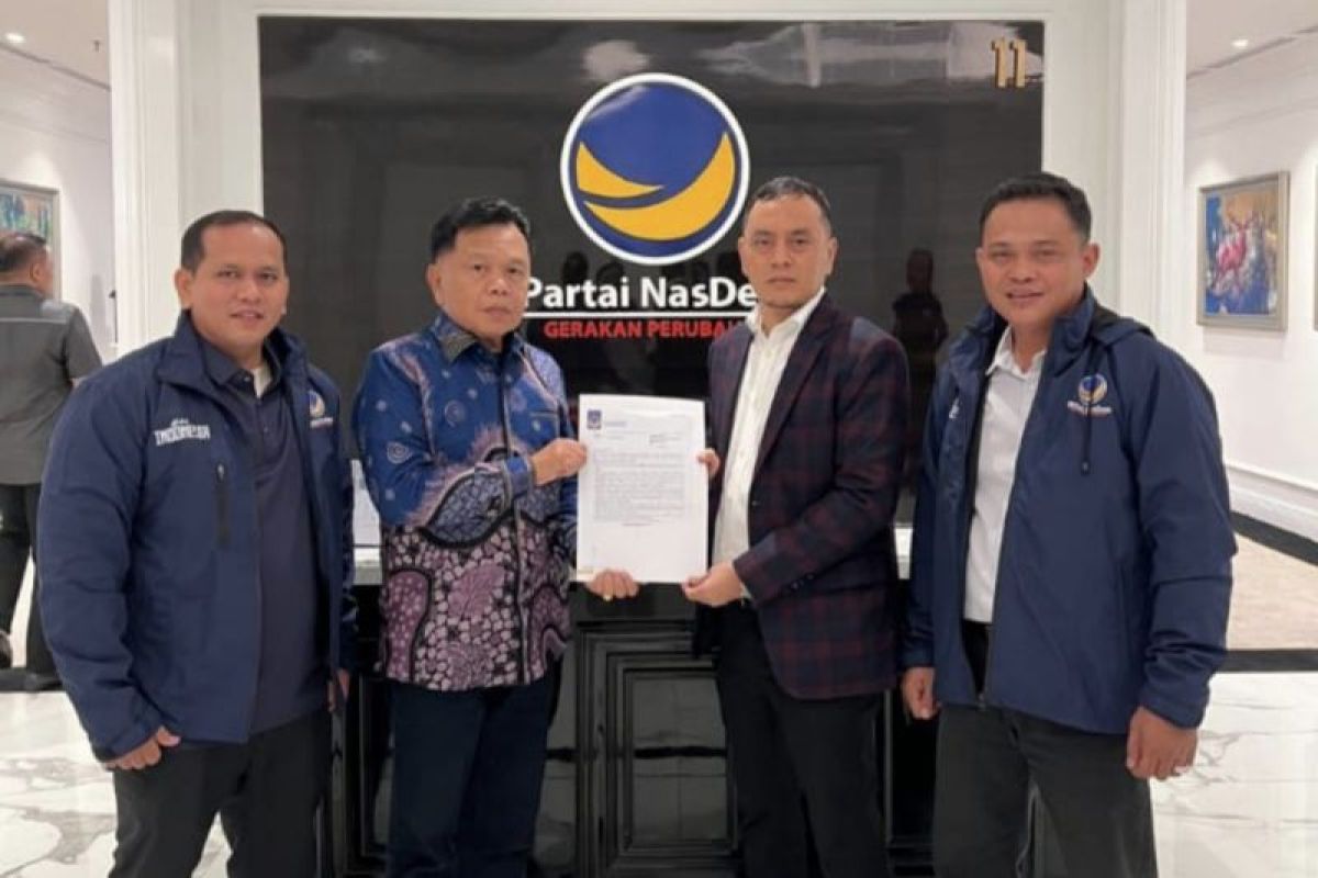 DPP NasDem serahkan surat rekomendasi dukungan bacalon Bupati Meranti