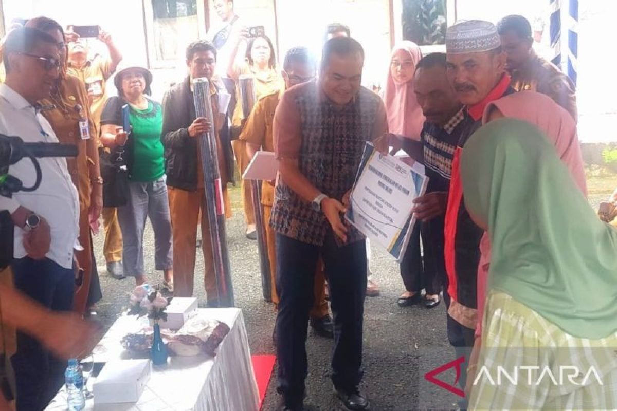 BI Maluku beri screen house  kelompok tani jaga ketersediaan pasokan