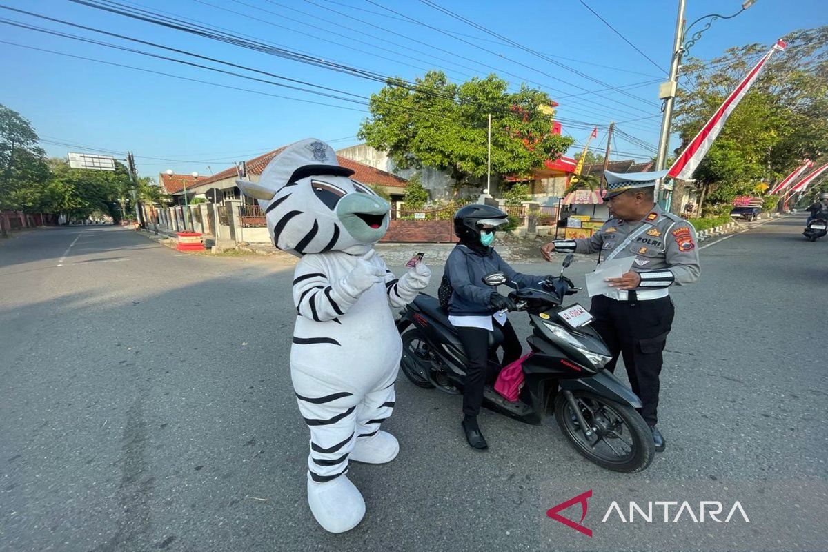 Polres  Boyolali hadirkan badut edukasi wujudkan Kamseltibcarlantas