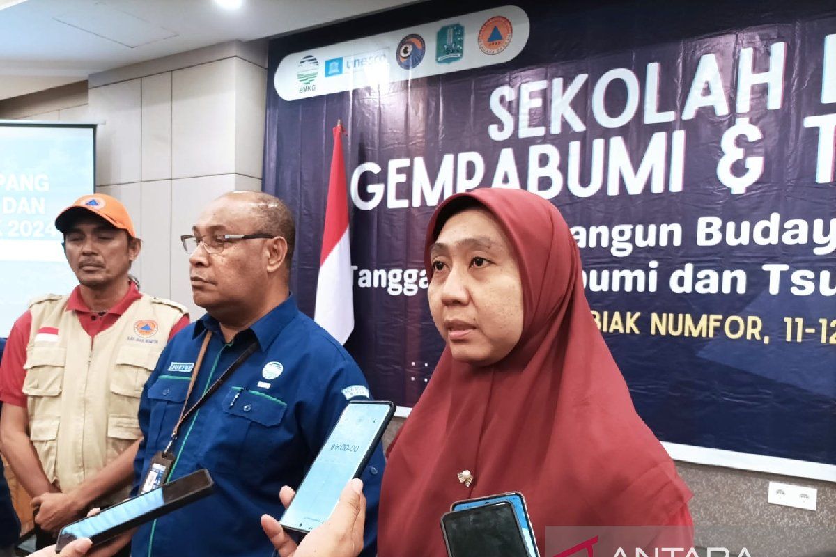 BMKG: SLG gempa bumi-tsunami tingkatkan edukasi bencana ke warga Biak