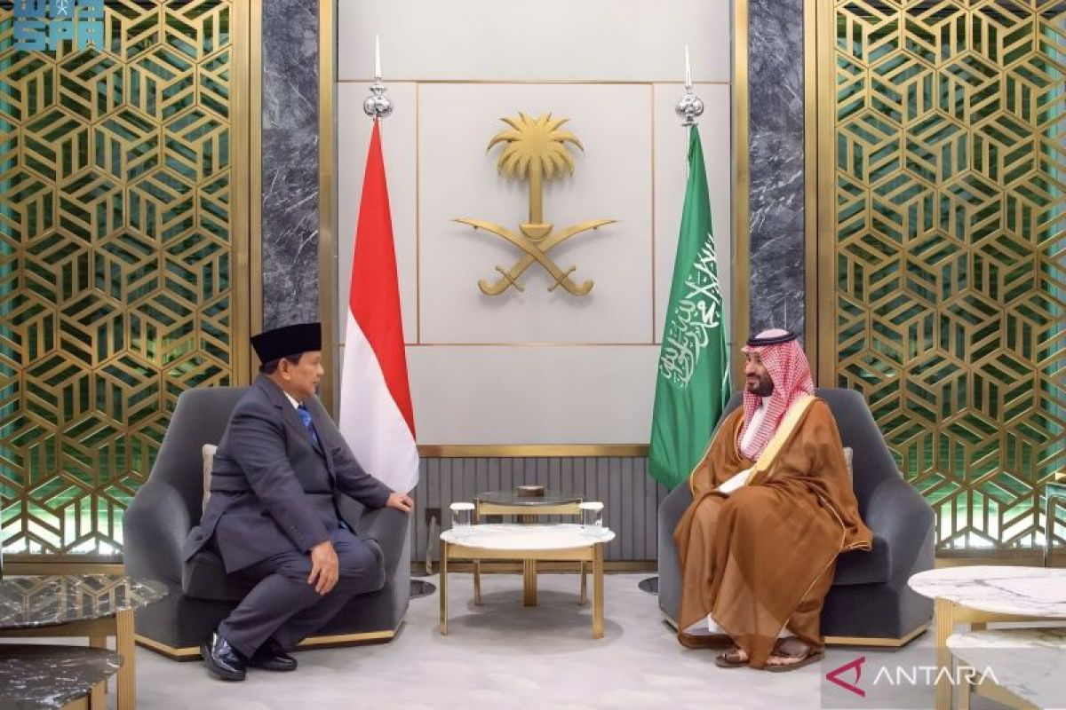 Menhan Prabowo ke Arab Saudi bertemu Putra Mahkota
