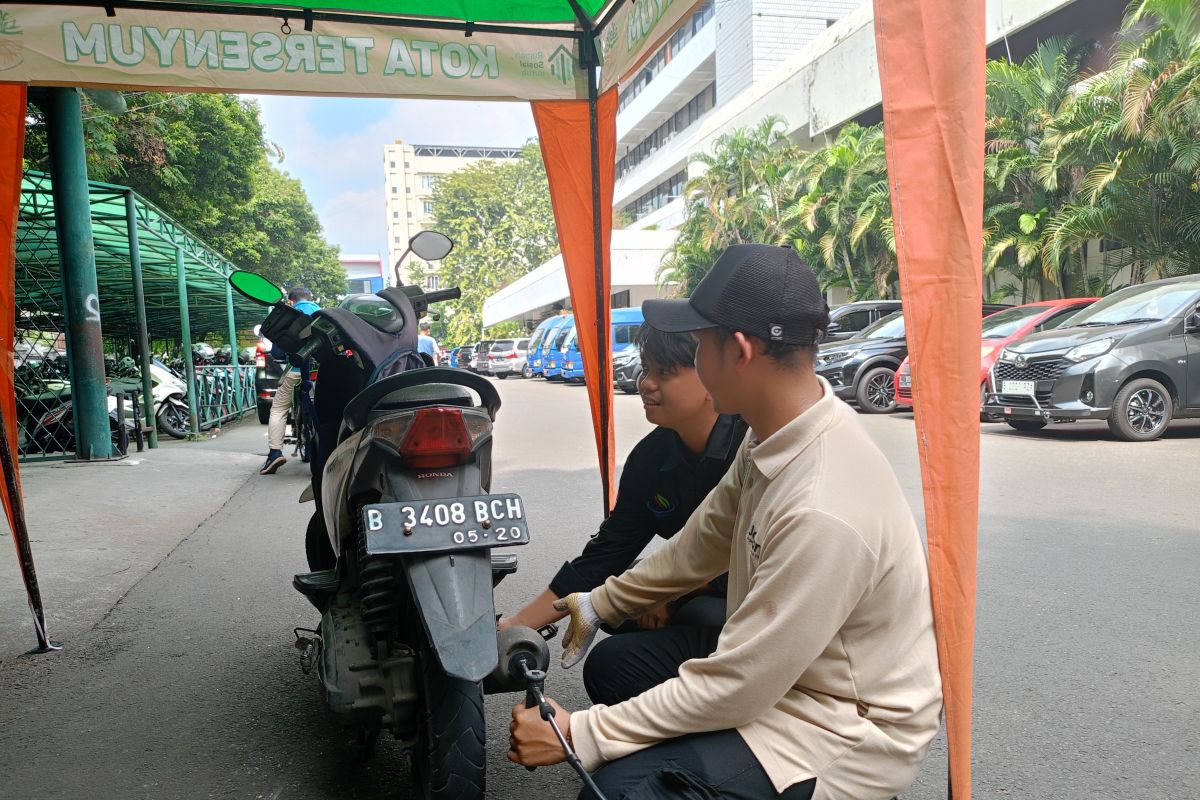 Jakpus larang kendaraan dinas beroperasi jika tak lolos uji emisi