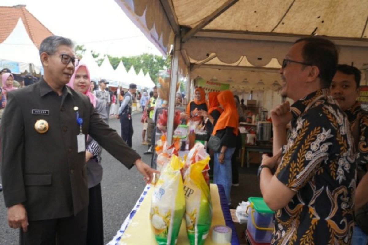 Jelang Idul Adha, Pj. Wali Kota Tegal pastikan pasokan pangan aman