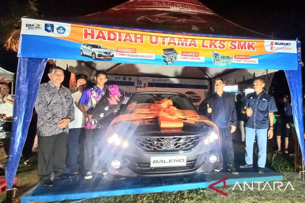 Ilham Akbari juarai LKS SMK tingkat provinsi bawa pulang 1 unit mobil