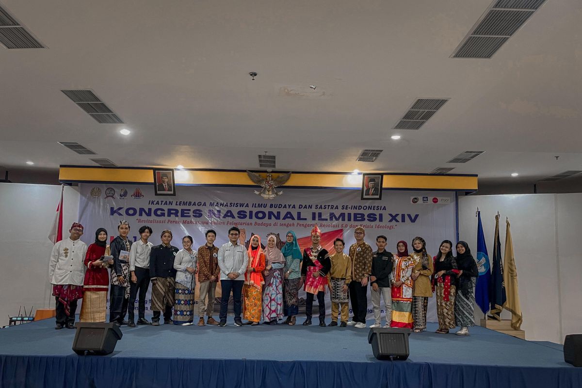 Upaya Pelestarian Budaya, ILMIBSI Gelar Parade Kostum Adat Budaya