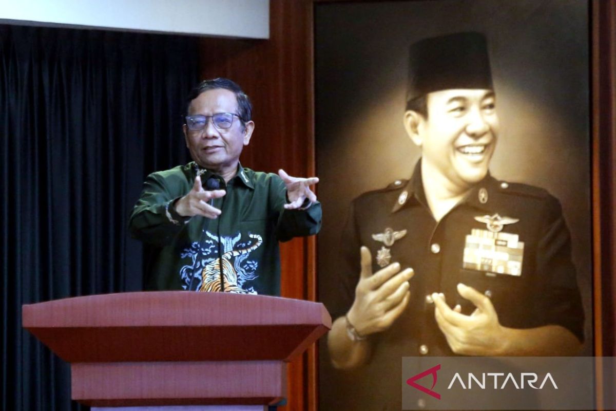 Mahfud Md ajak  caleg PDIP terpilih wujudkan Indonesia Emas Bung Karno