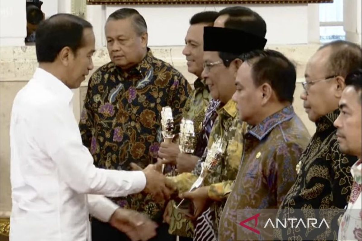 South Kalimantan receives TPID award 2024 from President Jokowi