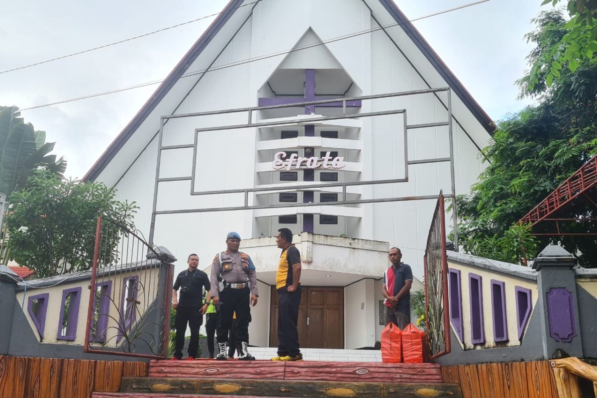 Perkuat kerukunan antarumat, Polda Maluku gelar bakti religi di lima rumah ibadah di Ambon