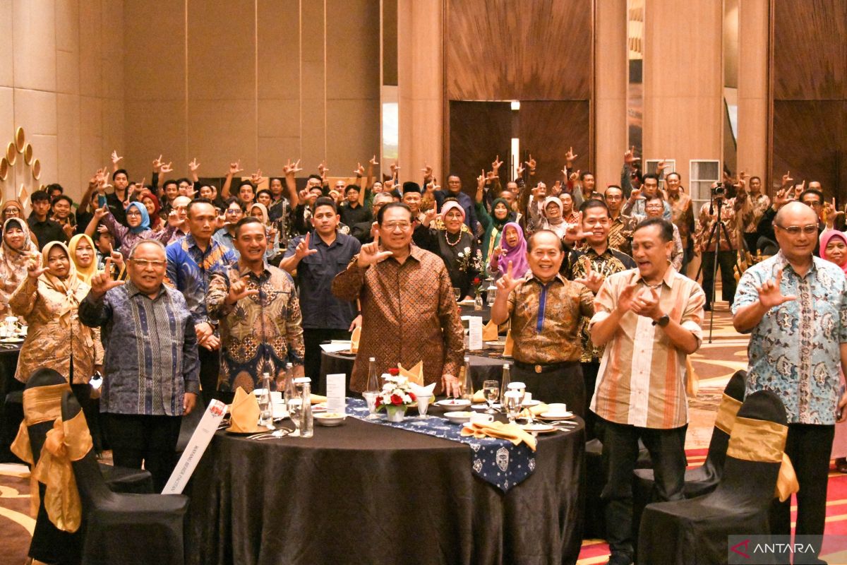SBY bersama Syarief Hasan temui Paguyuban Warga Pacitan dan bahas ekonomi