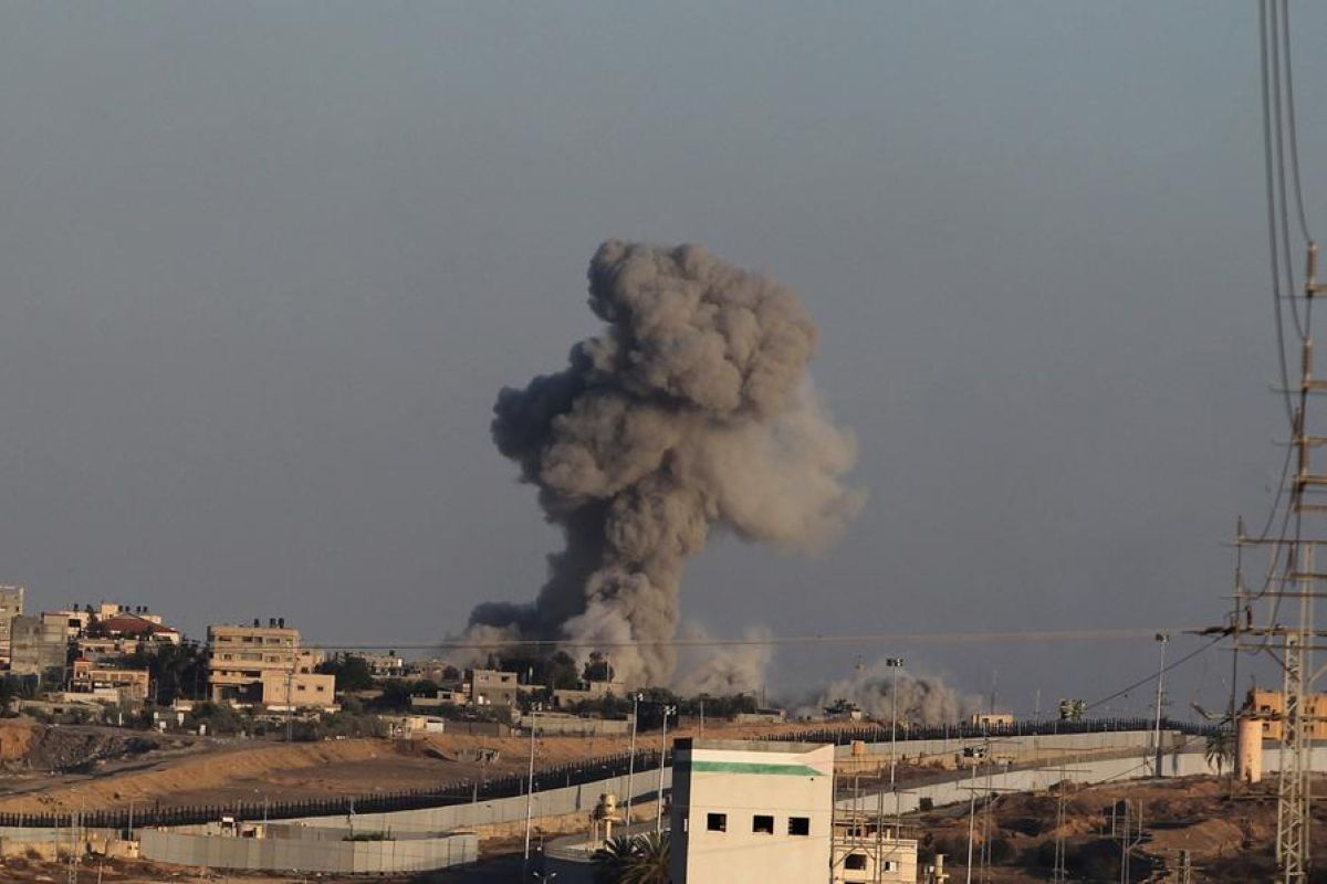 Hamas sebut dua sandera tewas dalam pengeboman Israel di Kota Rafah