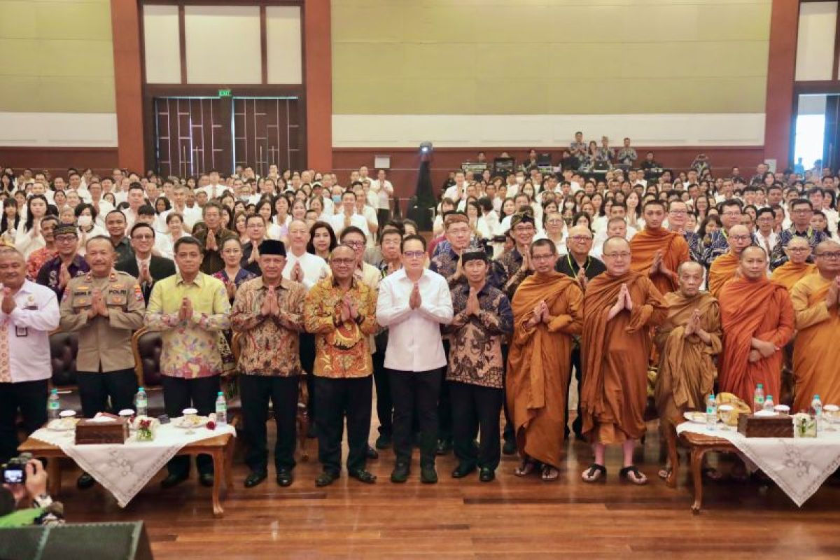 Pj Gubernur Jatim ajak umat Buddha perkuat moderasi beragama