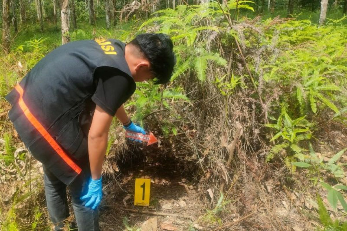 Polres Tabalong olah TKP penemuan bayi di Kecamatan Upau