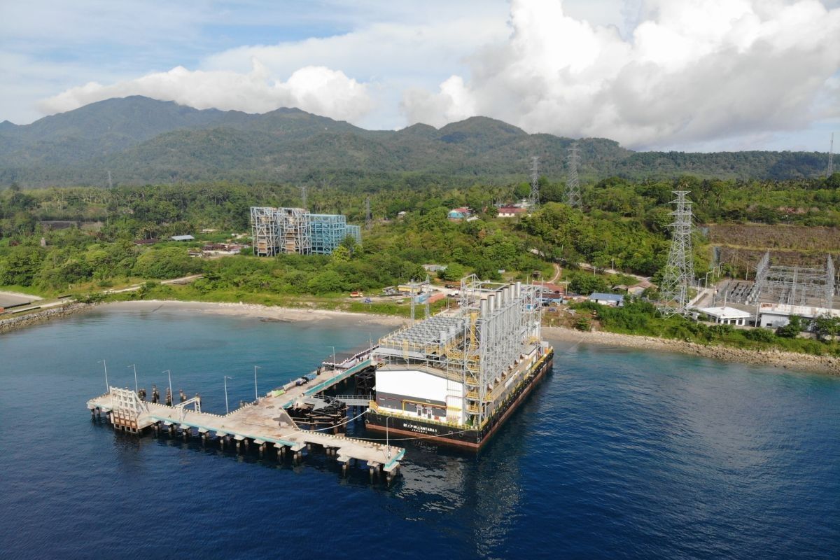 PLN Indonesia Power suplai 50 persen listrik di Ambon dengan pembangkit apung