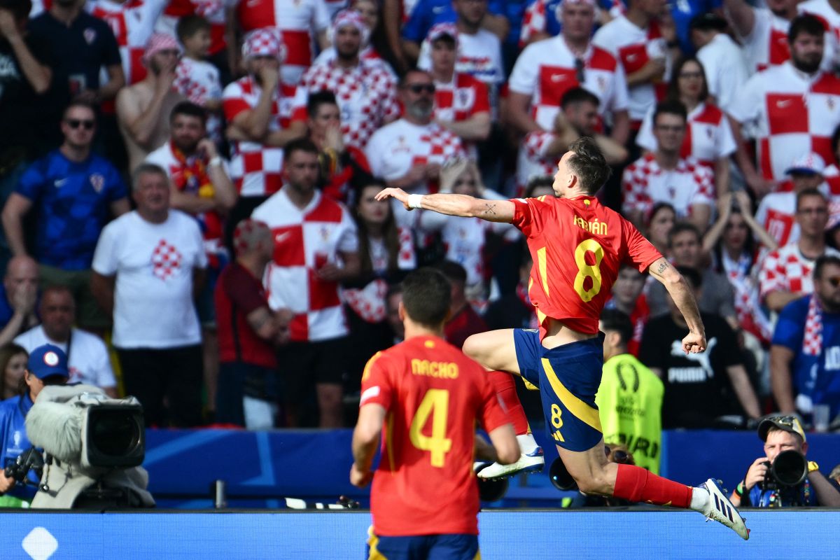 Piala Eropa 2024, Spanyol bantai  Kroasia 3-0