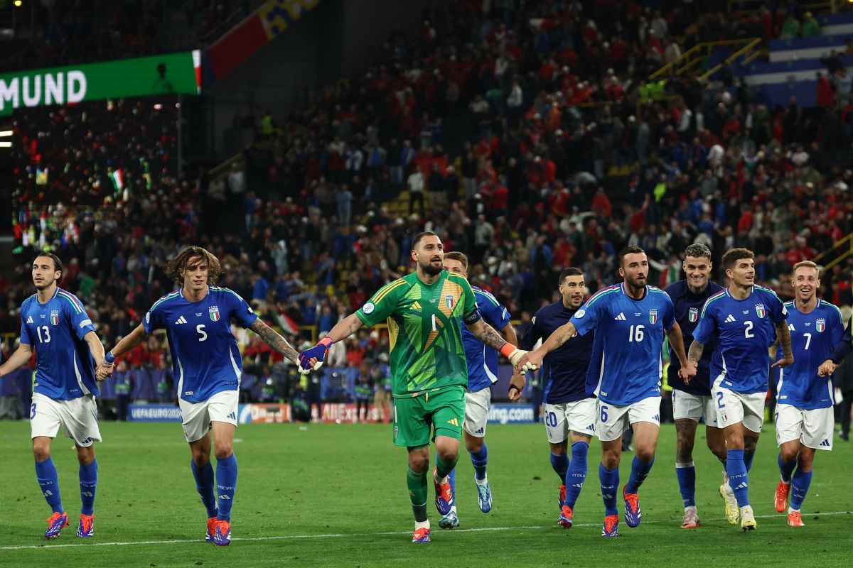 Timnas Italia bangkit untuk kalahkan Albania 2-1